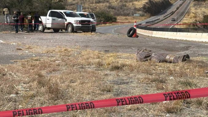 Hallan encobijado en carretera Cuauhtémoc–Chihuahua