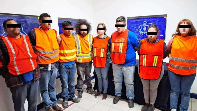 Detienen a nueve traficantes de personas