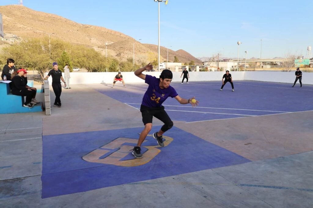Apoya Gobierno Municipal en rehabilitación de cancha para béisbol 5