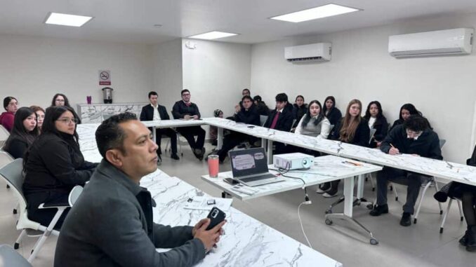 Imparte CEJUM pláticas sobre tipos y modalidades de violencia a estudiantes universitarios y cuidadores de una A.C.