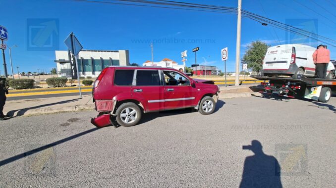 Choque múltiple en el periférico de la Juventud deja a una persona lesionada
