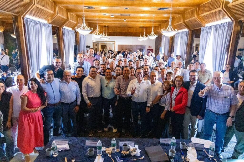 Bonilla reúne a operadores de agua de 32 municipios de Chihuahua