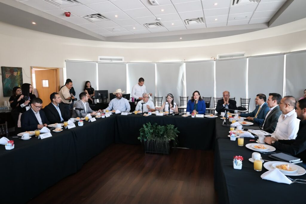 Joss Vega y Nancy Frías, junto a Secretarías de Gobierno del Estado, dan seguimiento al programa “Juntos Construimos” para fortalecer la infraestructura y equipamiento educativo