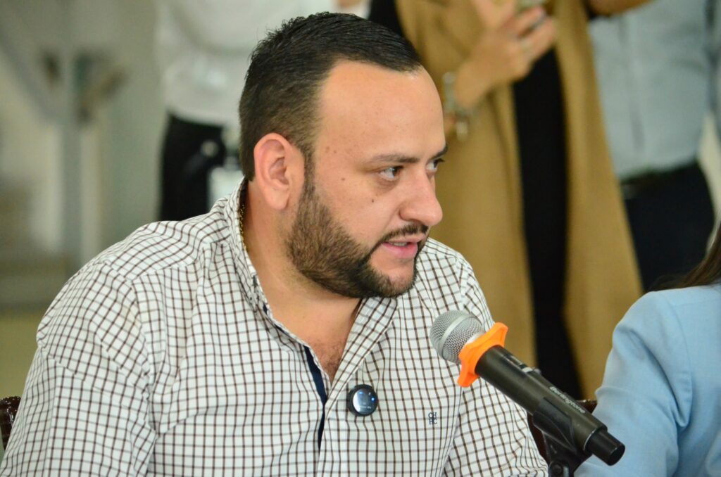 Exige Arturo Medina frenar retenes injustificados de la FGR; diputados de Morena se oponen