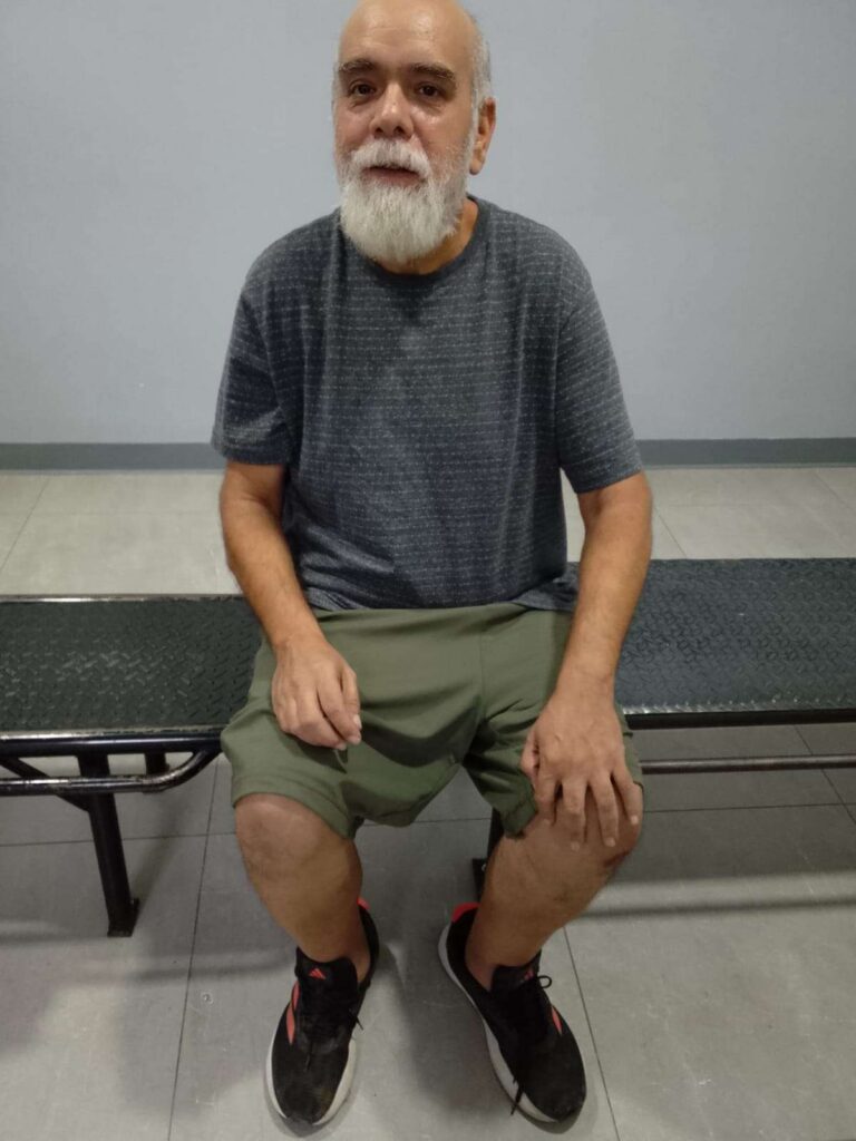 Piden apoyo para localizar a familiares de hombre extraviado