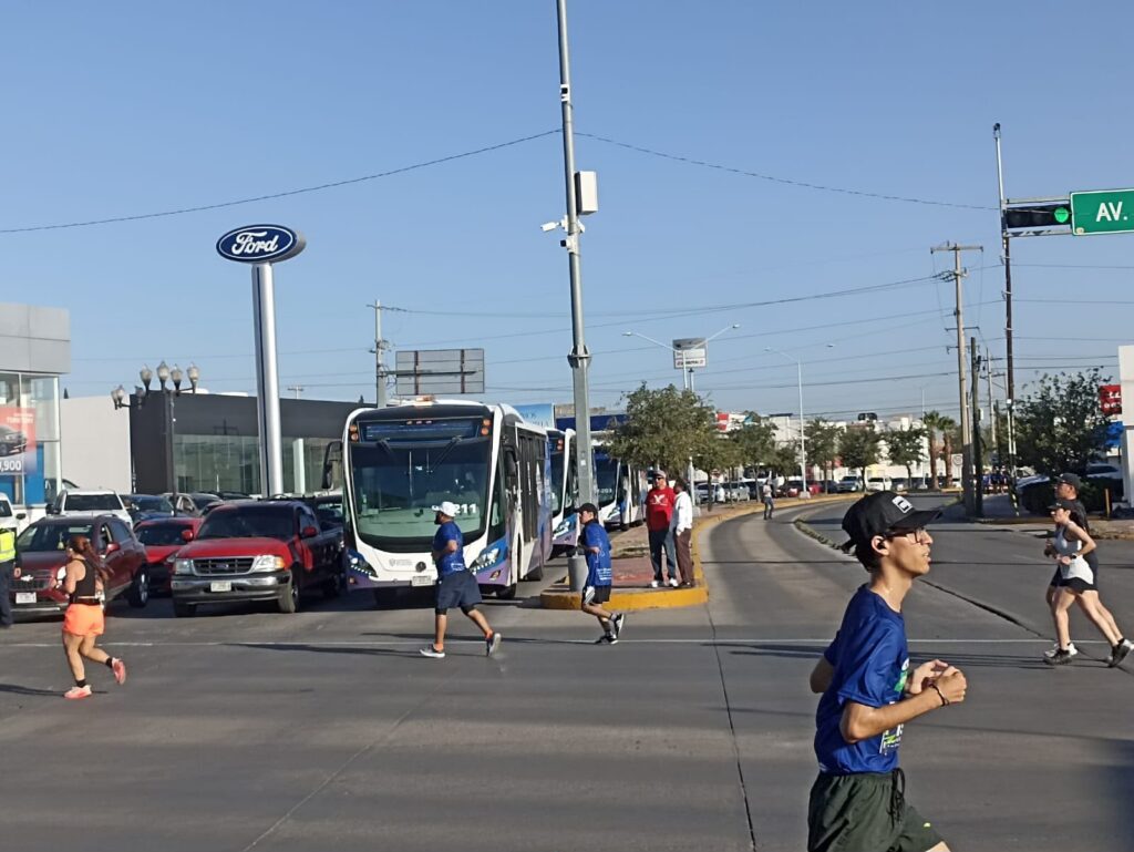 Cadena comercial realiza carrera sin aviso; afectó servicio del Bowí