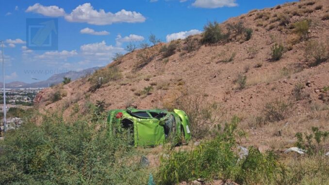 Exceso de velocidad provoca volcadura en prolongación 20 de Noviembre