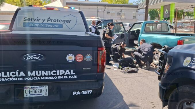 Hombre sufre sobredosis de heroína en pickup en el Centro