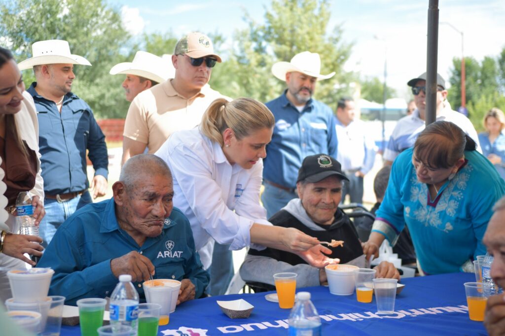 Entrega comedor móvil más de 500 platillos a familias en Temósachic