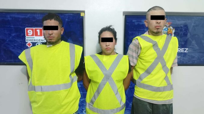 Detienen a tres personas por robo con violencia y posesión de droga