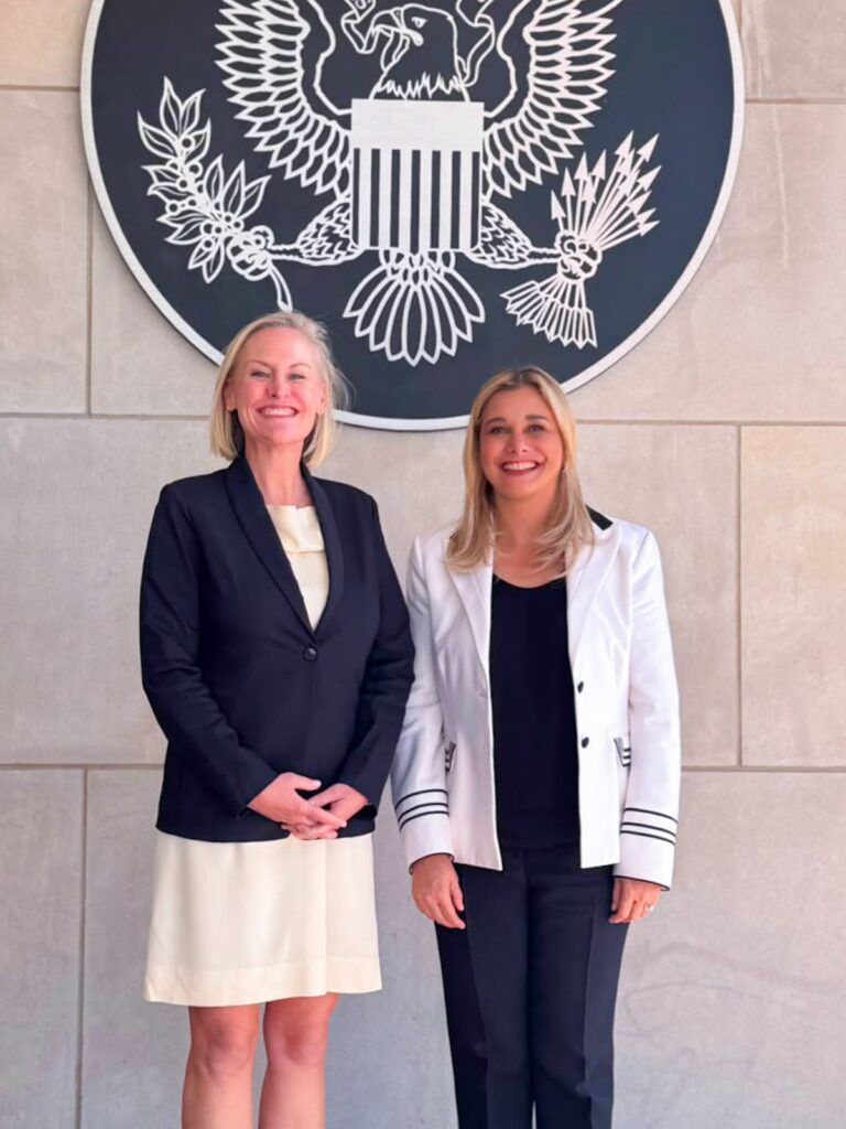 Maru Campos se reúne con la cónsul general de los Estados Unidos en Juárez