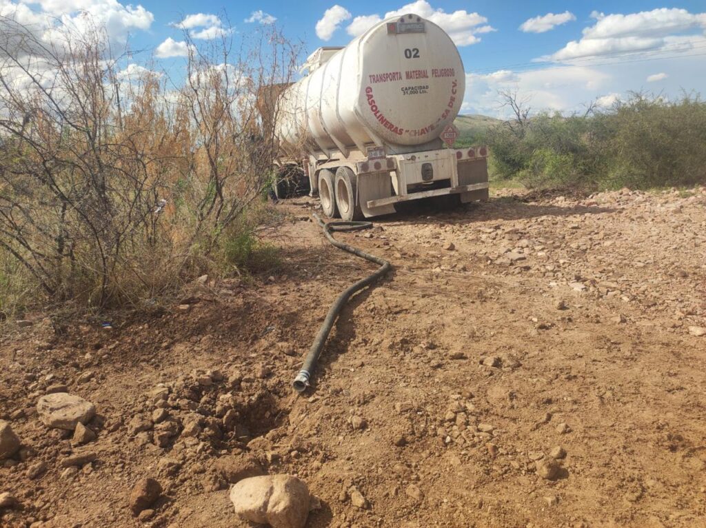 Aseguran tráiler y toma clandestina en El Peñol