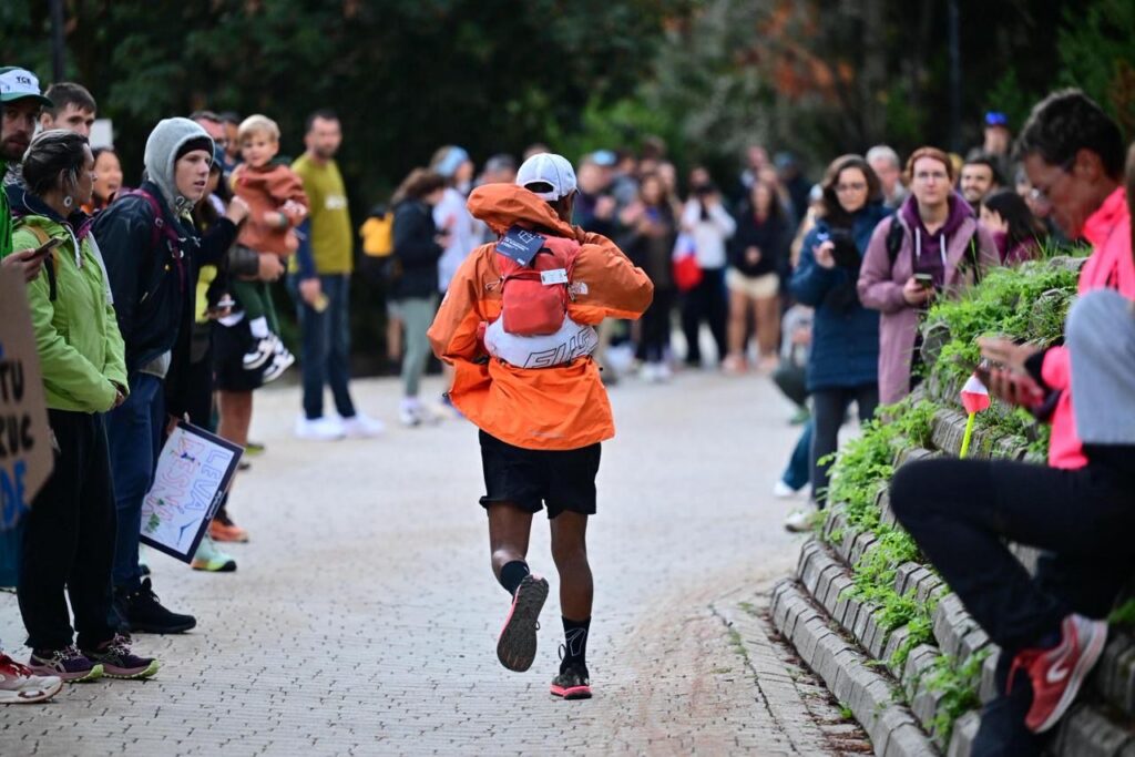 Destacan corredores Rarámuri en la UTMB de Chamonix