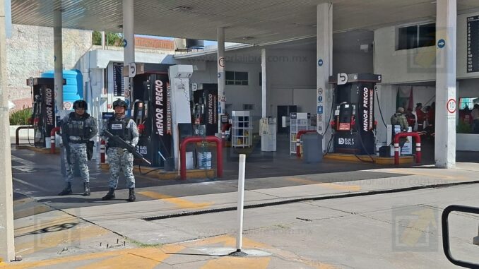 Operativo de fuerzas federales sorprende en gasolinera de la colonia Santa Rosa