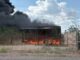 Voraz incendio consume predio rumbo a Cuauhtémoc; moviliza a más de cinco unidades de Bomberos