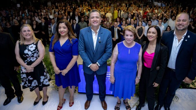 Entrega Marco Bonilla diplomas a más de mil chihuahuenses que concluyeron el Diplomado Internacional de Liderazgo Comunitario