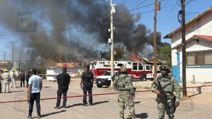 Voraz incendio en Ávalos obliga a evacuar viviendas y el IMSS