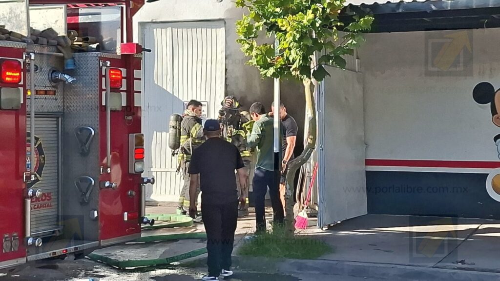 Incendio en lavandería moviliza a bomberos en la colonia INFONAVIT Nacional