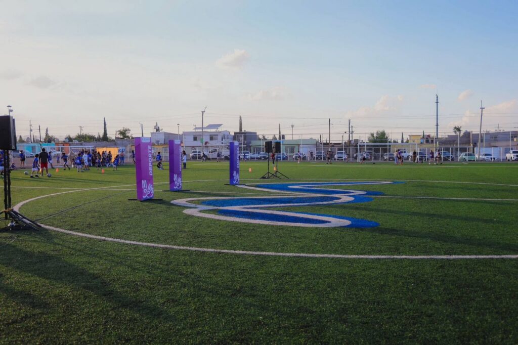 Entrega Marco Bonilla nueva cancha de fútbol “Rigo González” en la colonia Revolución