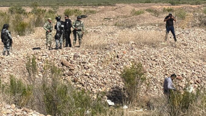 Encuentran restos óseos entre basura y tarimas cerca de Cumbres de Sacramento