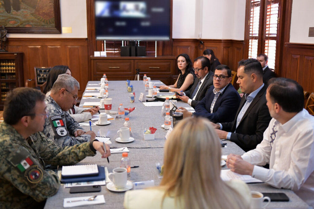 Maru Campos supervisa estrategias para mantener la seguridad durante Mesa de Construcción de Paz