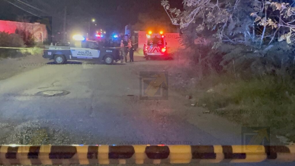 Ataque armado deja a un hombre y una mujer sin vida dentro de un vehículo