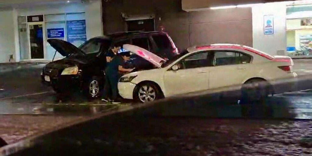 Brindan policías municipales más de 50 apoyos a afectados por las lluvias