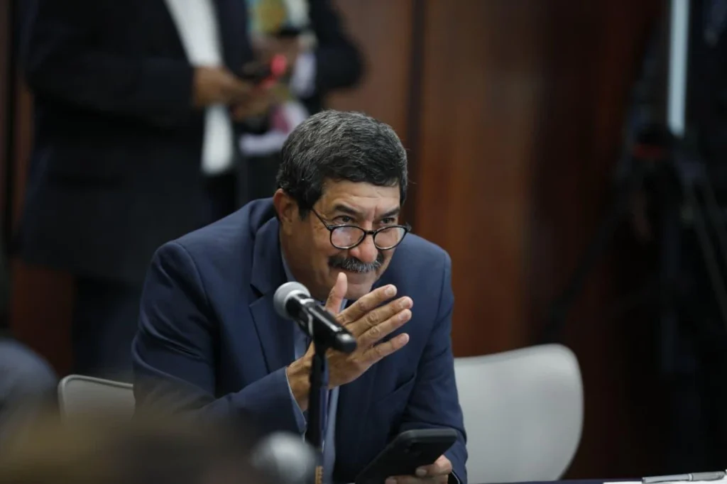 Dos años después de votar a favor de la Reforma Judicial, Javier Corral lamenta el daño hecho al país