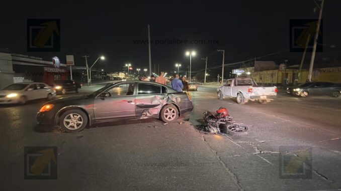 Conductor omite alto y provoca choque contra motociclista en avenida De las Industrias