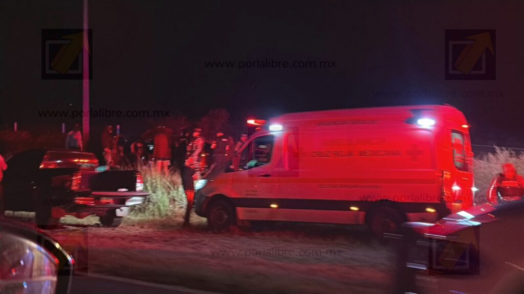 Atropellan a elementos de la GN mientras atendían accidente en carretera Cuauhtémoc-Chihuahua; un muerto y un herido