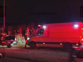 Atropellan a elementos de la GN mientras atendían accidente en carretera Cuauhtémoc-Chihuahua; un muerto y un herido