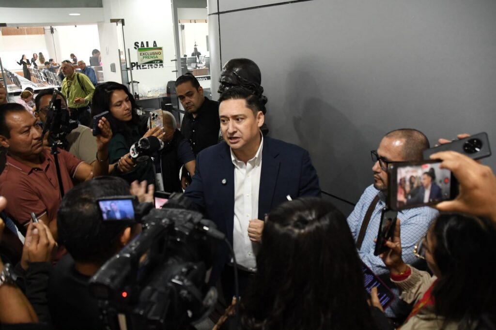 “Con Ley Anti Memes Morena demuestra temor por la parodia y la crítica, por eso quiere callar a la gente”: Alfredo Chávez