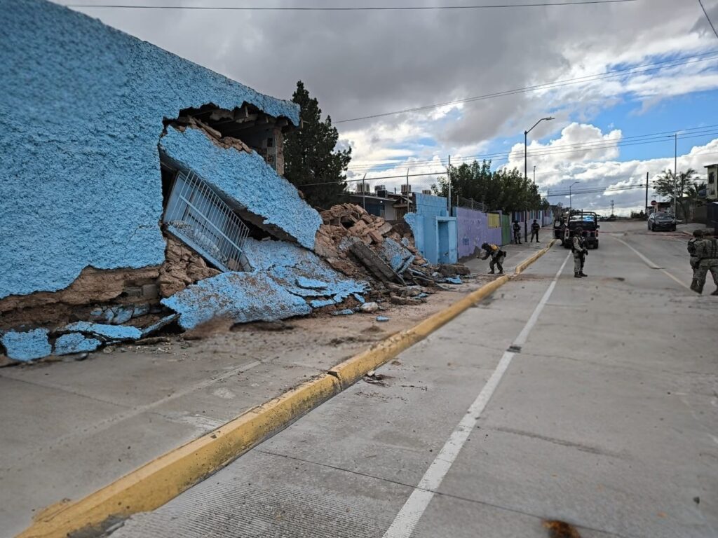Reportan 17 emergencias relacionadas con lluvias y rachas de viento en Juárez