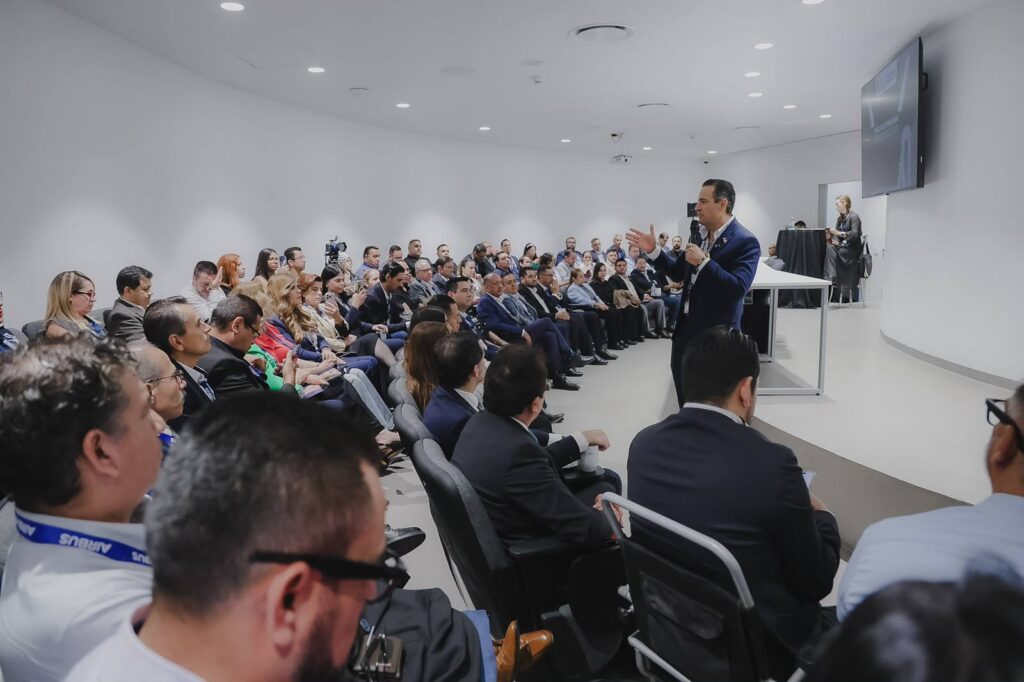 Presenta Marco Bonilla estrategia de seguridad de la Capital durante Tech Day en la Torre Centinela