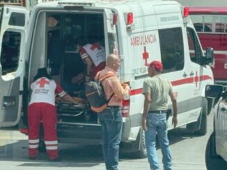 Chocan en cruce de 4 altos en colonia Arquitectos; un motociclista lesionado