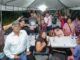 Ni la lluvia detuvo el encuentro de César Jáuregui con vecinos de Valle de la Madrid