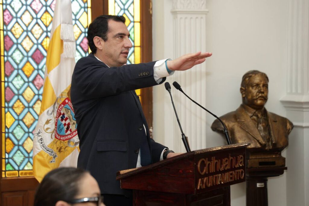 Toma protesta René Chavira como presidente municipal de Chihuahua de la administración 2024-2027