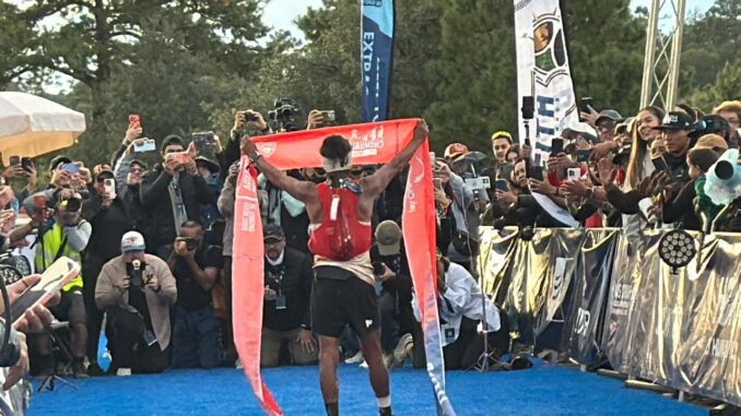 Conquistan Jonatan Uriel Mendieta e Iris Sedano la Akáa 58K de Chihuahua by UTMB