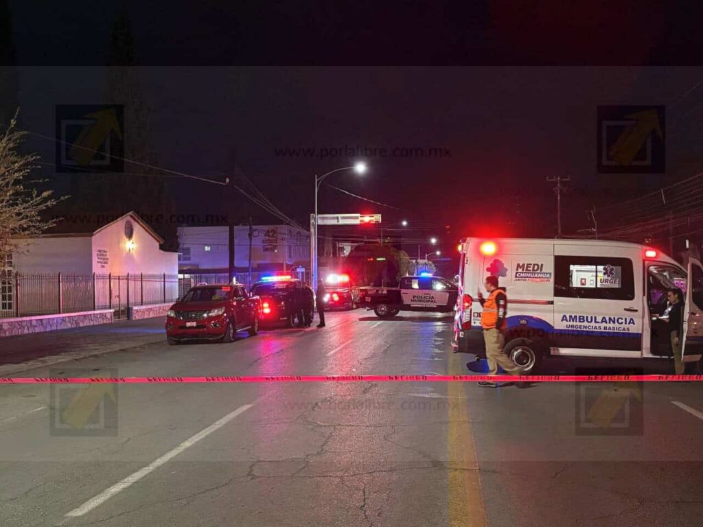 Hombre fallece dentro de una camioneta en la colonia San Felipe