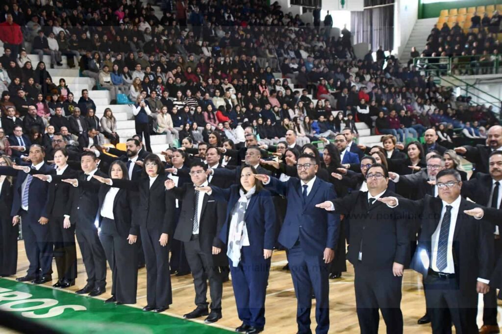 Toman protesta a nuevo personal directivo de planteles del Cobach