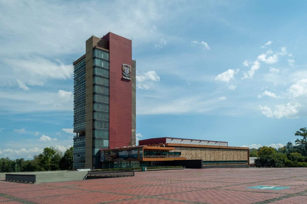 UNAM escala posiciones en el ranking mundial 2026; estas son las áreas en donde destacó