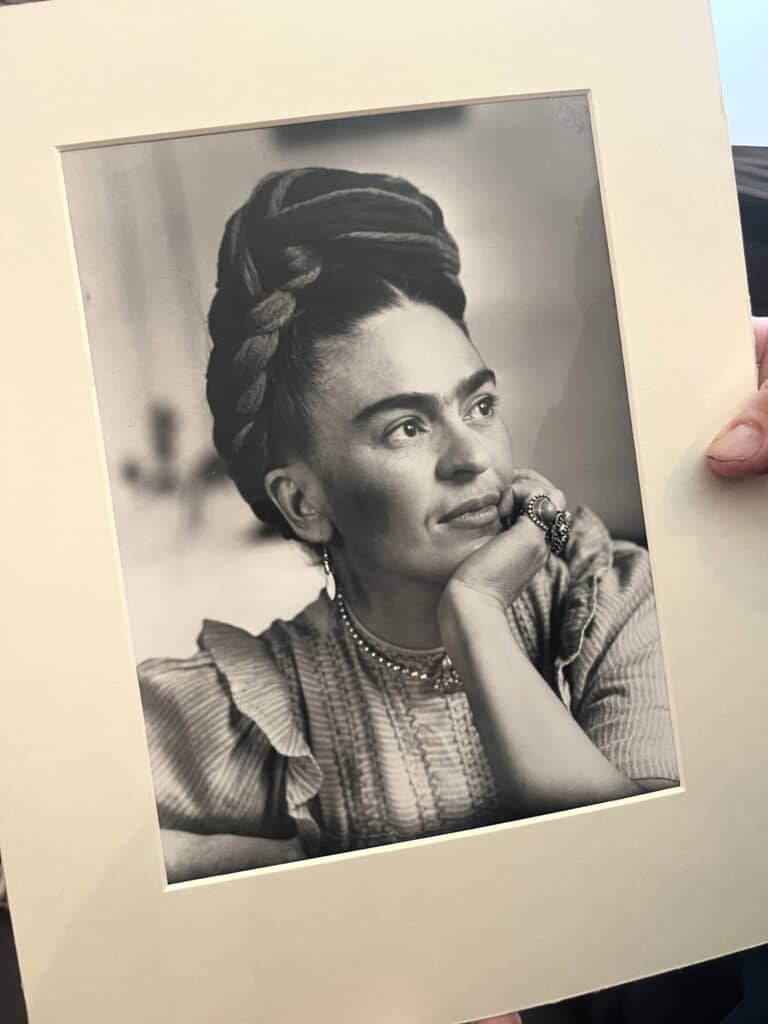 Con más de 150 obras, Texas revisita a la artista mexicana Frida Kahlo