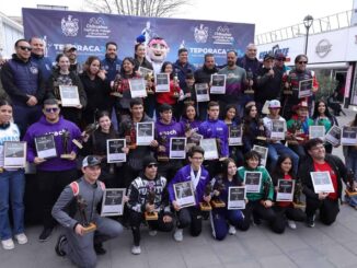 Desfilan con orgullo deportistas ganadores del Premio Teporaca 2025