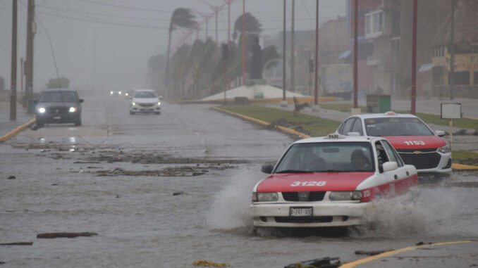 Autoridades refuerzan protocolos ante tormenta invernal; hay alerta para cinco estados