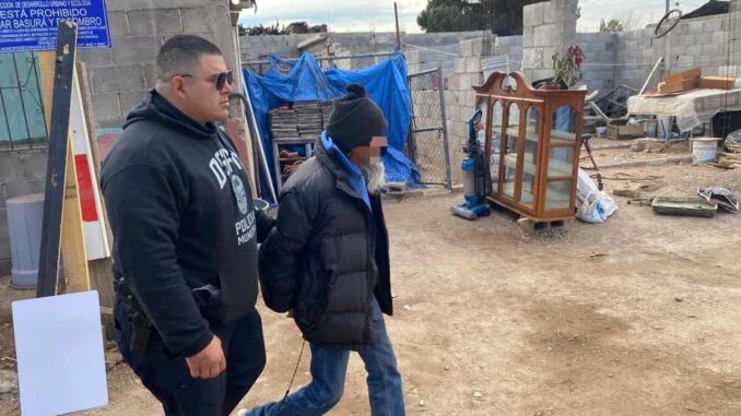 Detienen a sujeto que cobraba para recolectar basura y escombro; los depositaba en un arroyo