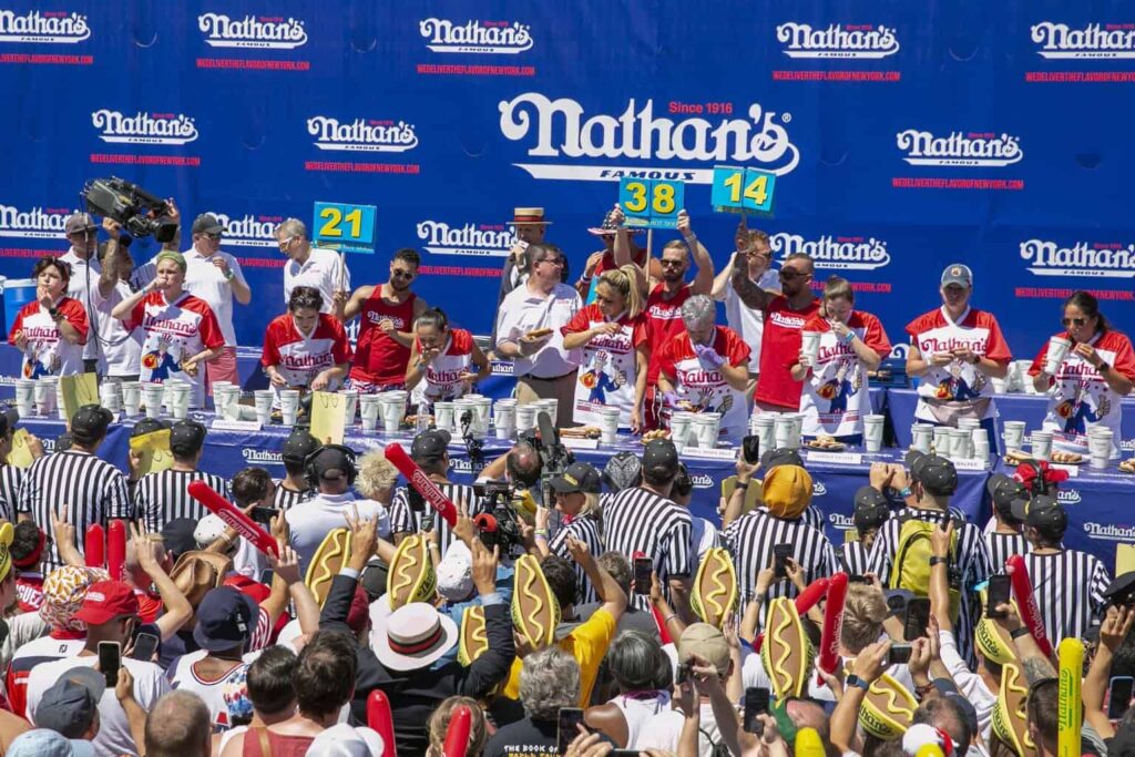 Smithfield adquiere la icónica marca de ‘hot dogs’ Nathan’s por 450 millones de dólares