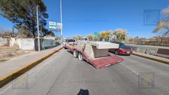 Falla mecánica provoca caos vial en La Cantera tras pérdida de neumático