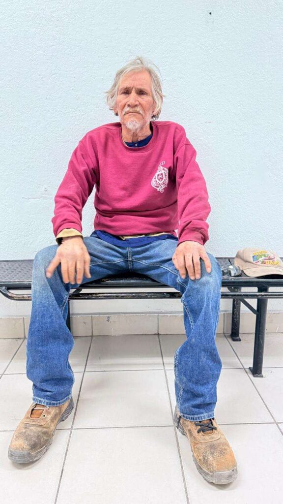 Piden ayuda para localizar a familia de hombre perdido