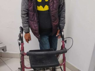 Solicitan apoyo para localizar a familia de adulto mayor extraviado