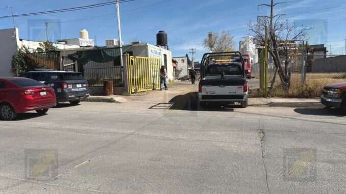 Asaltan negocio de materiales de construcción, se llevan un celular
